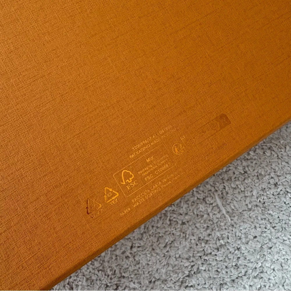 Louis Vuitton Medium flat gift box
